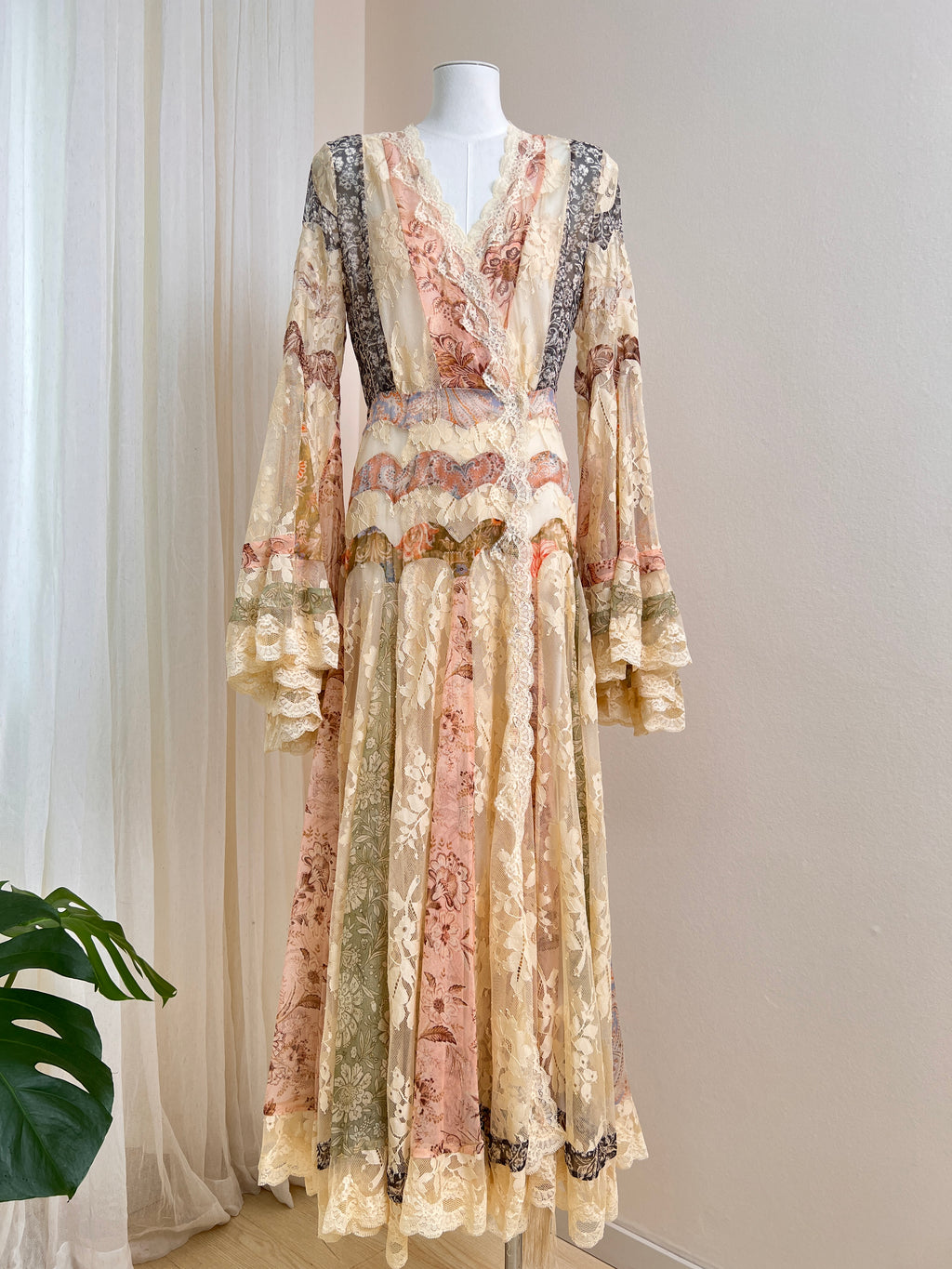 Mulberry Silk Spliced Lace Wide Flared Sleeve Long Dress