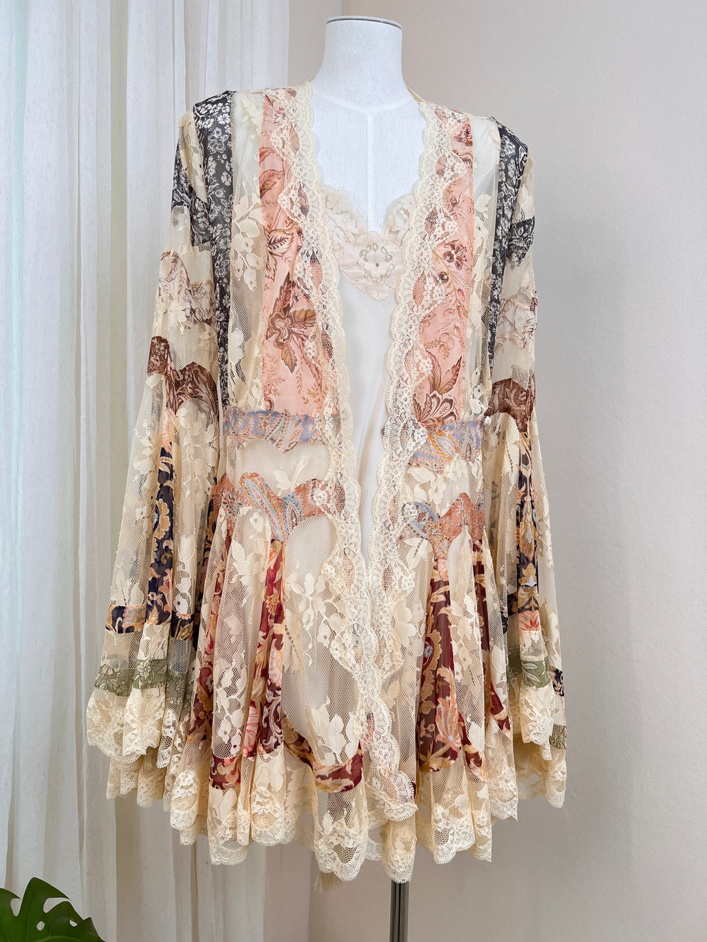 Lace Spliced Mulberry Silk Printed Mini Dress, Long Sleeve with Waist Tie Belt