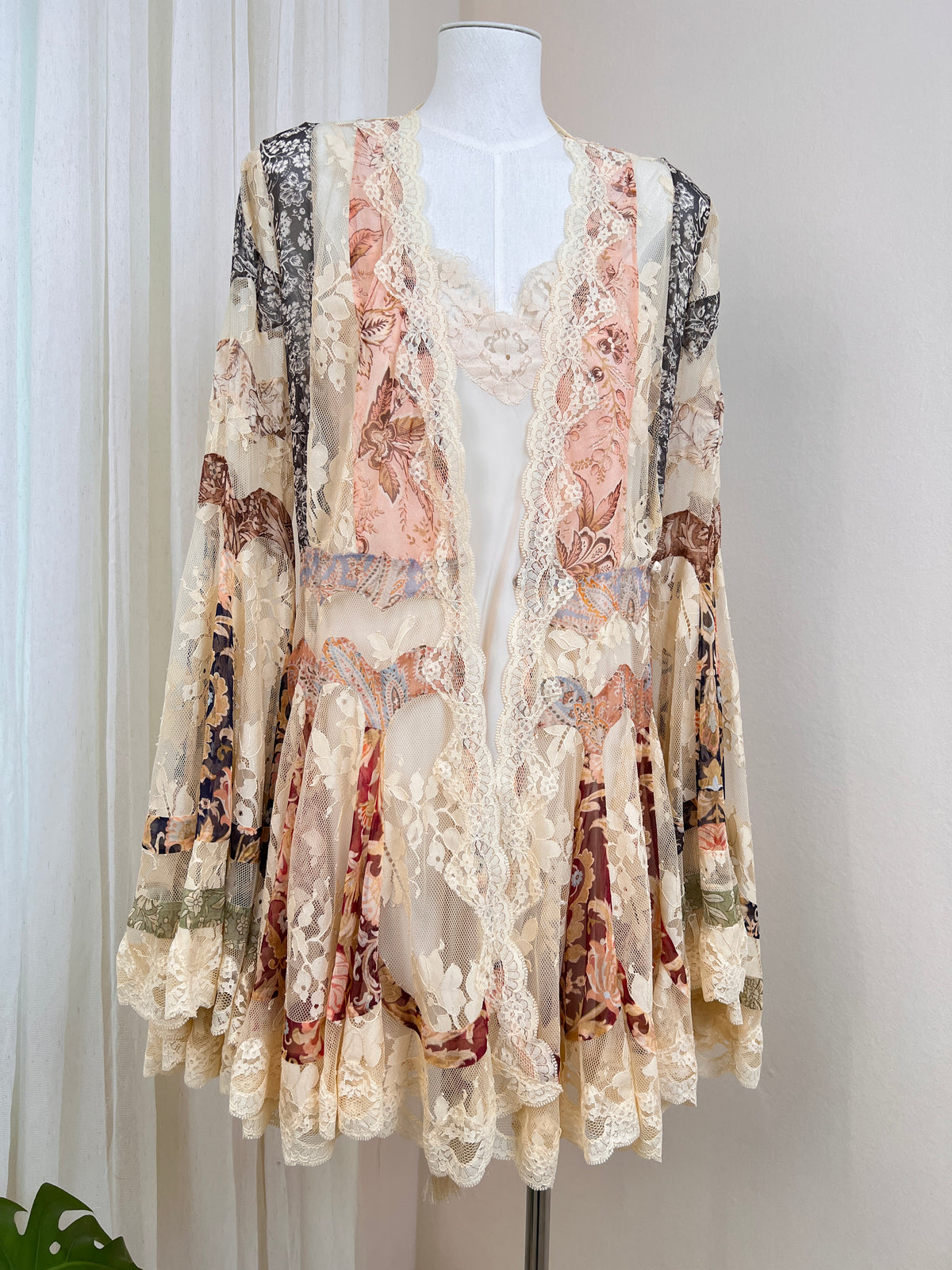 Lace Spliced Mulberry Silk Printed Mini Dress, Long Sleeve with Waist Tie Belt