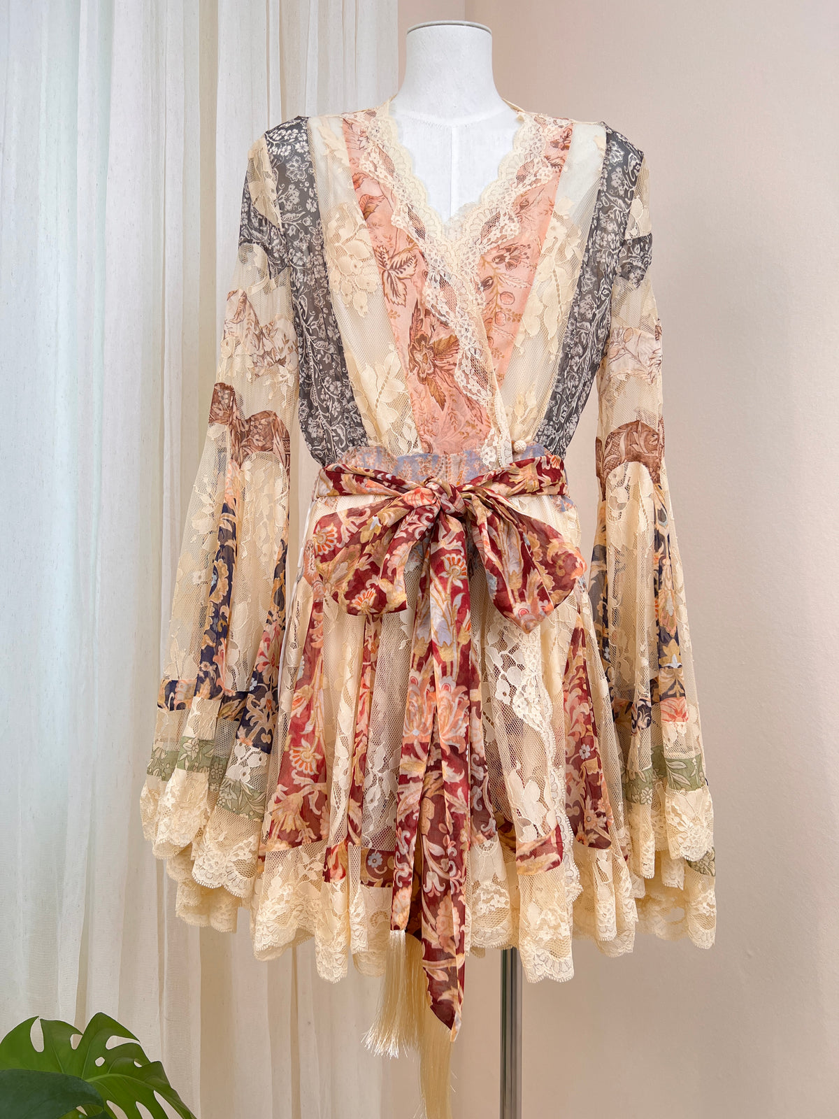 Lace Spliced Mulberry Silk Printed Mini Dress, Long Sleeve with Waist Tie Belt