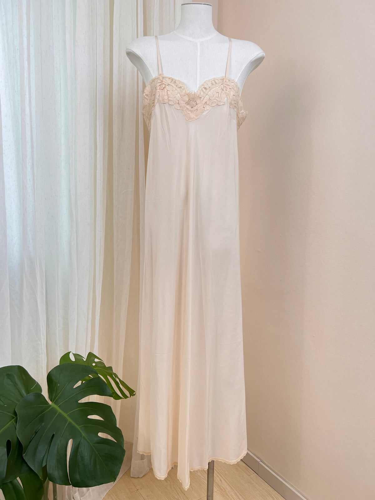 Mulberry Silk Spliced Lace Wide Flared Sleeve Long Dress
