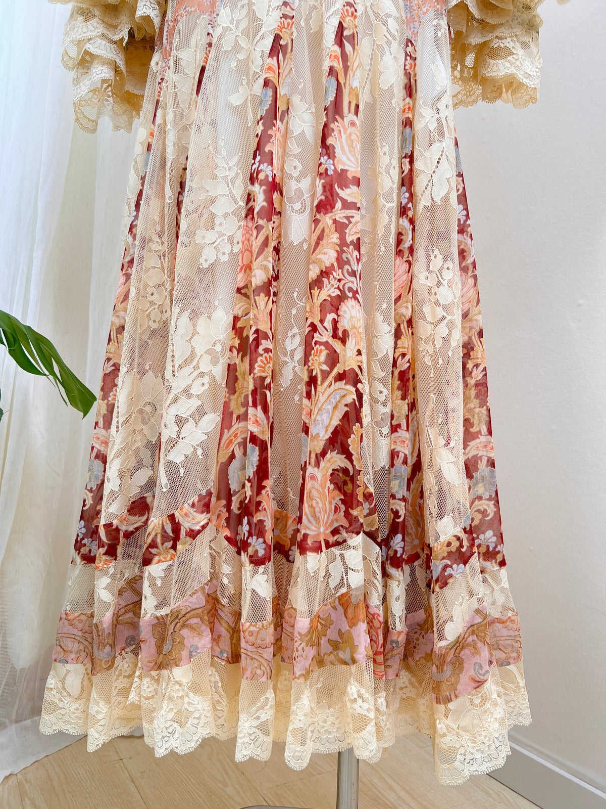 Vintage printed mulberry silk spliced lace long dress